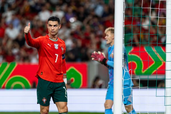 Cristiano Ronaldo celebra aniversário da FPF: "Orgulho em fazer parte deste caminho"