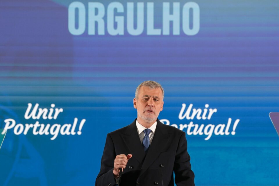 Gouveia e Melo acusa Lusa de fake news, direção da agência repudia