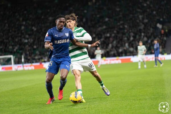 Renovou há dias com o Famalicão e deverá sair no verão: Fabrizio Romano confirma interesse de clubes da Inglaterra, Alemanha e Portugal