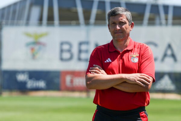 Luís Araújo destaca crescimento de João Neves e Gonçalo Ramos e defende a solidez do projeto de formação das águias: «Modelo de formação do Benfica é consistente e tem longa duração»