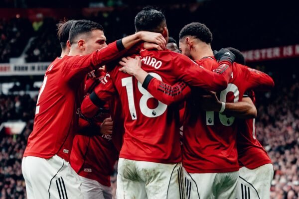 Manchester United pode avançar por jogador do Leeds United