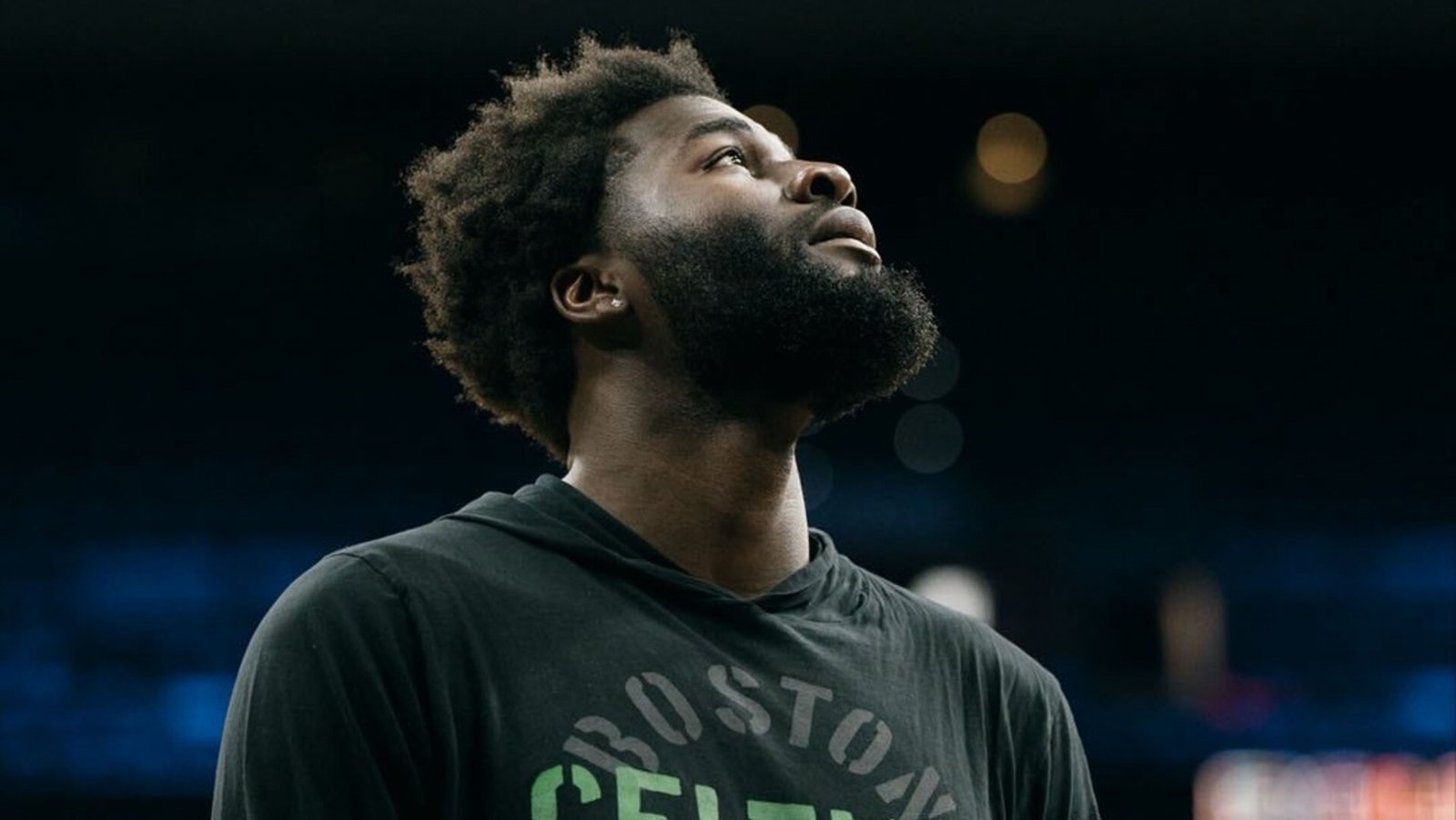 Boston Celtics de Neemias Queta vencem Philadelphia 76ers e ficam a um jogo das meias