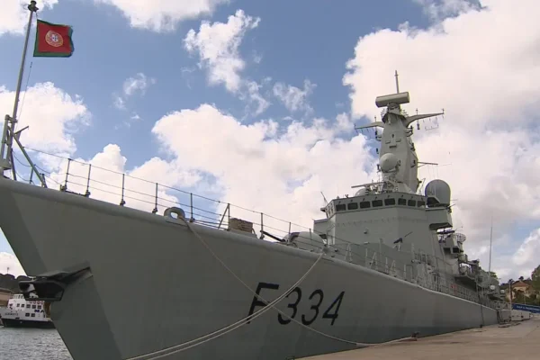 Navio português parte em missão da NATO para o Báltico