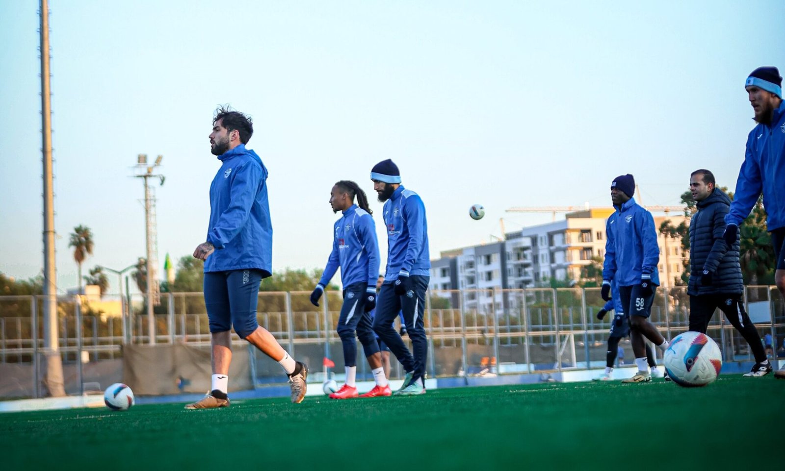 Adana Demirspor afunda na Turquia com