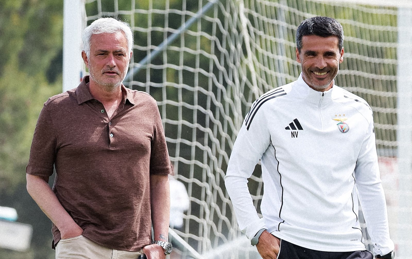 José Mourinho marca presença no treino da equipa "B" do Benfica durante o dia de folga da equipa principal