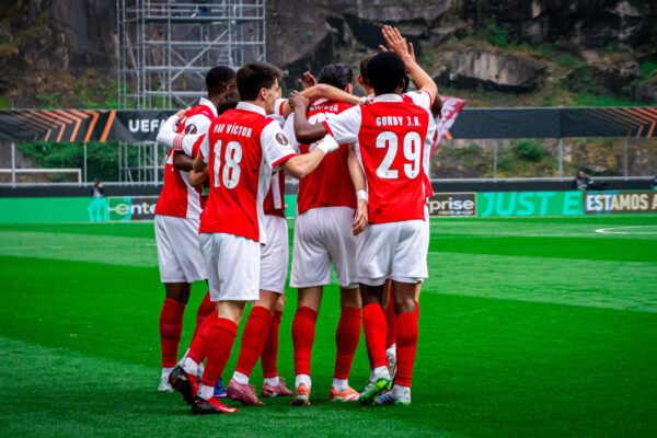Braga avança para as meias