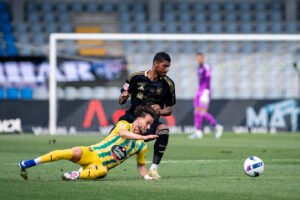 Eis as Contas de CD Nacional, Estrela da Amadora, Casa Pia e Tondela para Evitar a Descida de Divisão