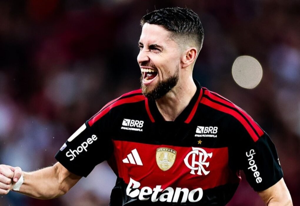 Flamengo de Leonardo Jardim cede empate nos acréscimos do dérbi carioca contra o Vasco da Gama e se distancia do Palmeiras no Brasileirão