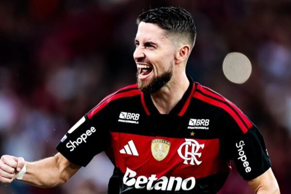 Flamengo de Leonardo Jardim cede empate nos acréscimos do dérbi carioca contra o Vasco da Gama e se distancia do Palmeiras no Brasileirão