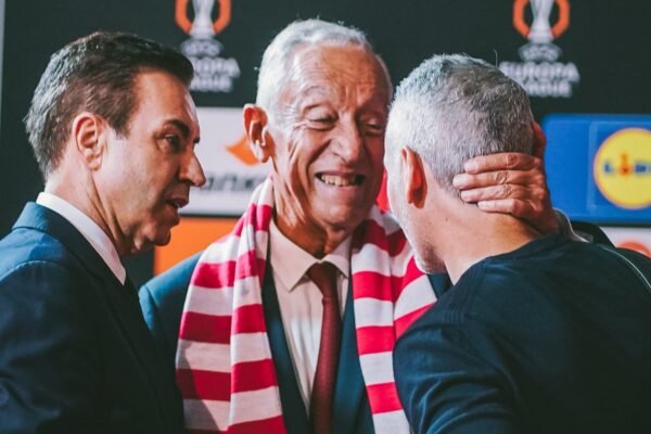 Luxo em Campo: Personalidades Ilustres no Estádio para Braga x Friburgo