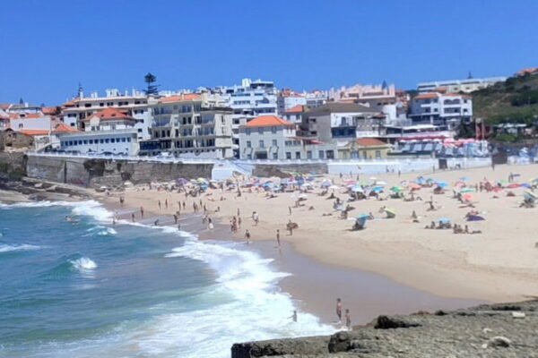 Praias de Sintra com Estacionamento Pago no Verão