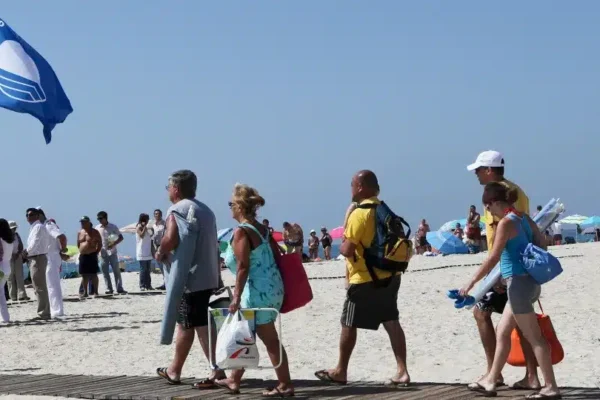 Mais de 400 praias, marinas e embarcações recebem a bandeira azul em 2026