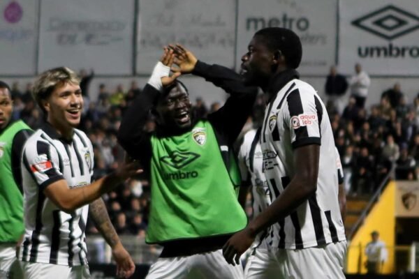 Derby do Algarve: Portimonense garante a permanência e envia o Farense para o playoff de relegação