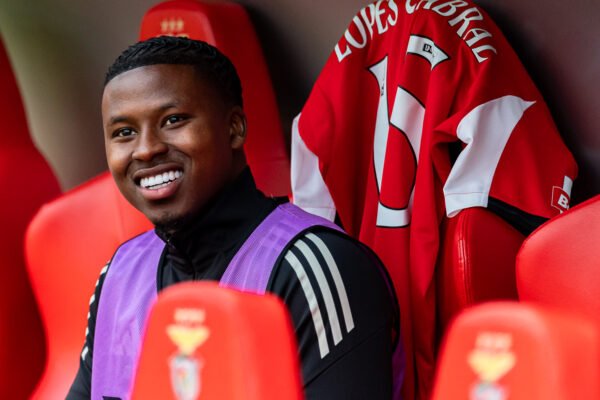 Dois clubes prontos para contratar Sidny Cabral do Benfica