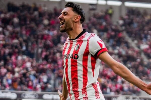 Friburgo empata com gol de contra