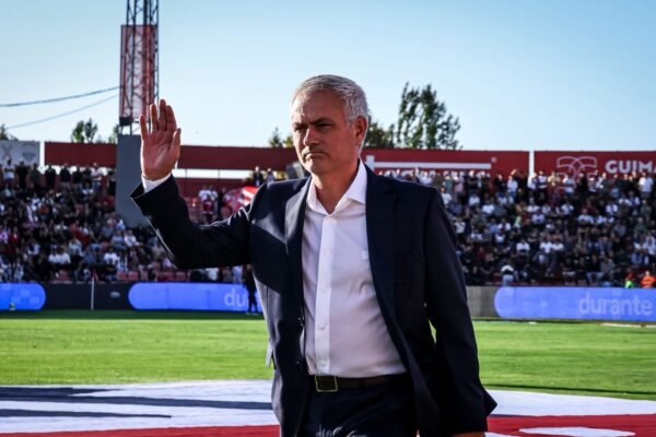 Imprensa Espanhola Alerta Benfica: «Mourinho é a Melhor Opção para o Real Madrid»