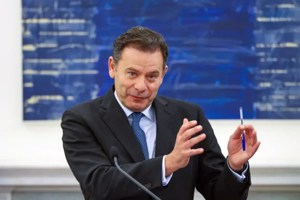 Governo implementa 'benefício social único' a partir de atrássto