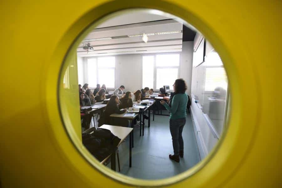 Governo não pode esconder-se atrás do 'caos' dos exames nacionais