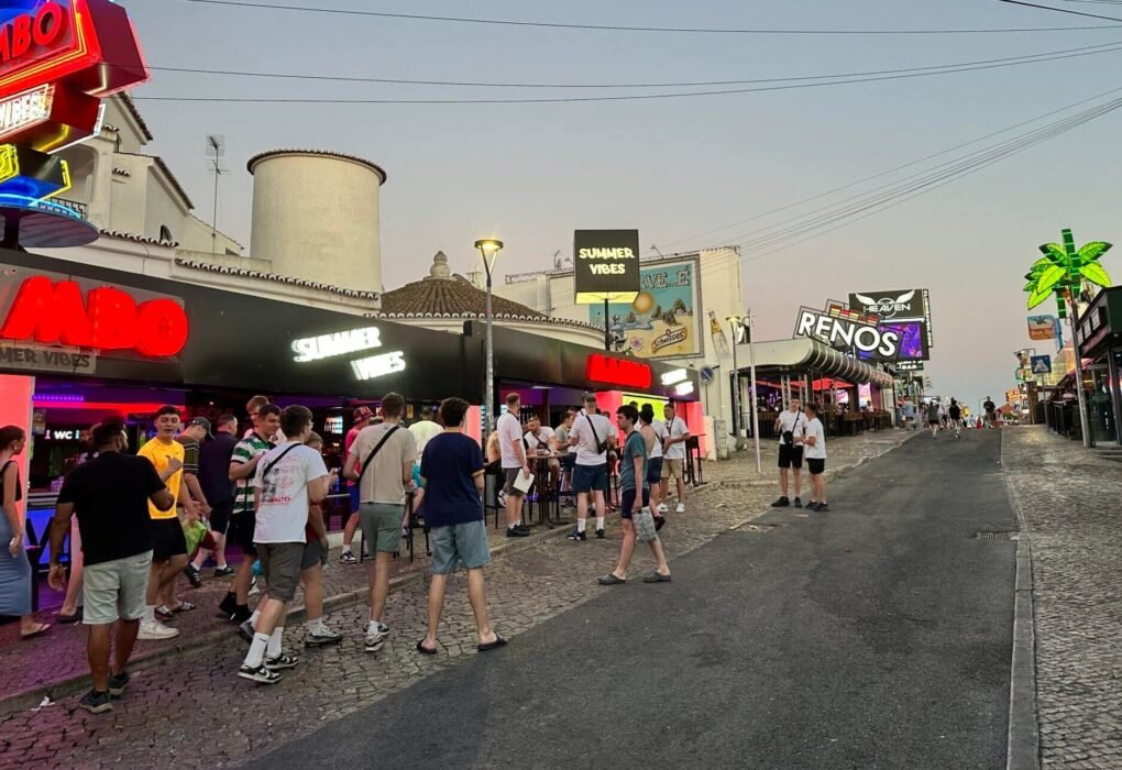 A repressão à vida noturna em Albufeira suscita receios para o turismo de verão