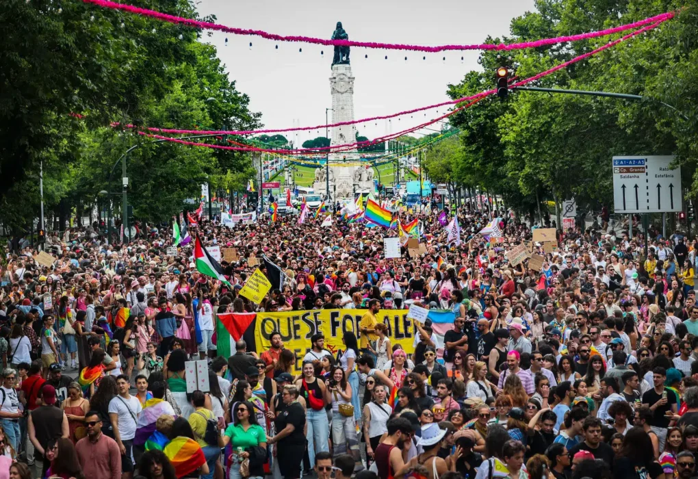 50.000 pessoas participam da 27ª 'Marcha do Orgulho LGBTQIA+' em Lisboa