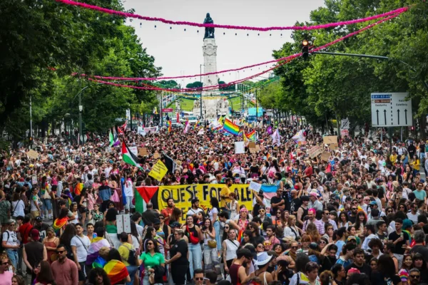 50.000 pessoas participam da 27ª 'Marcha do Orgulho LGBTQIA+' em Lisboa