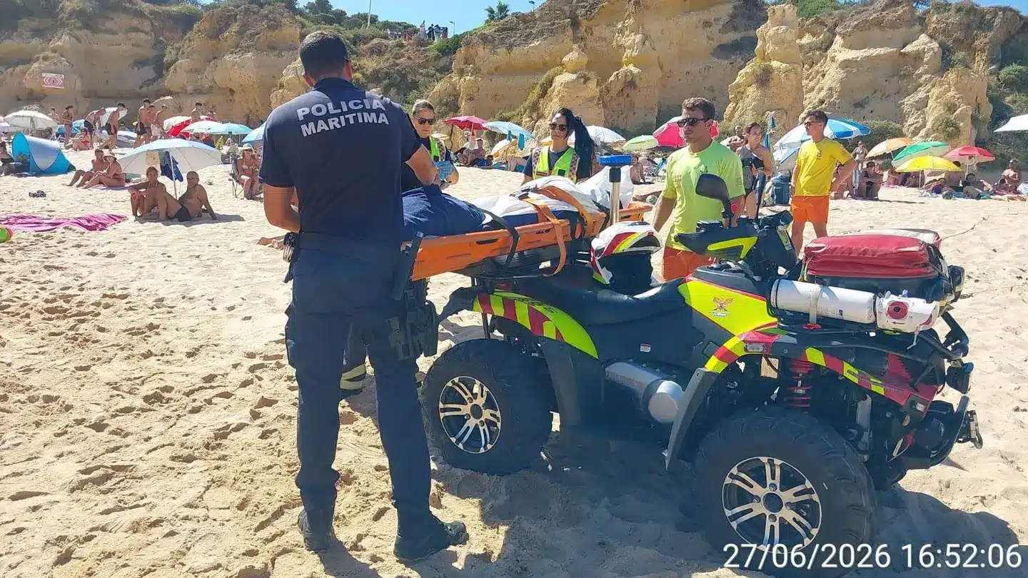 Francês de 66 anos morre afogado na praia de São Rafael em Albufeira